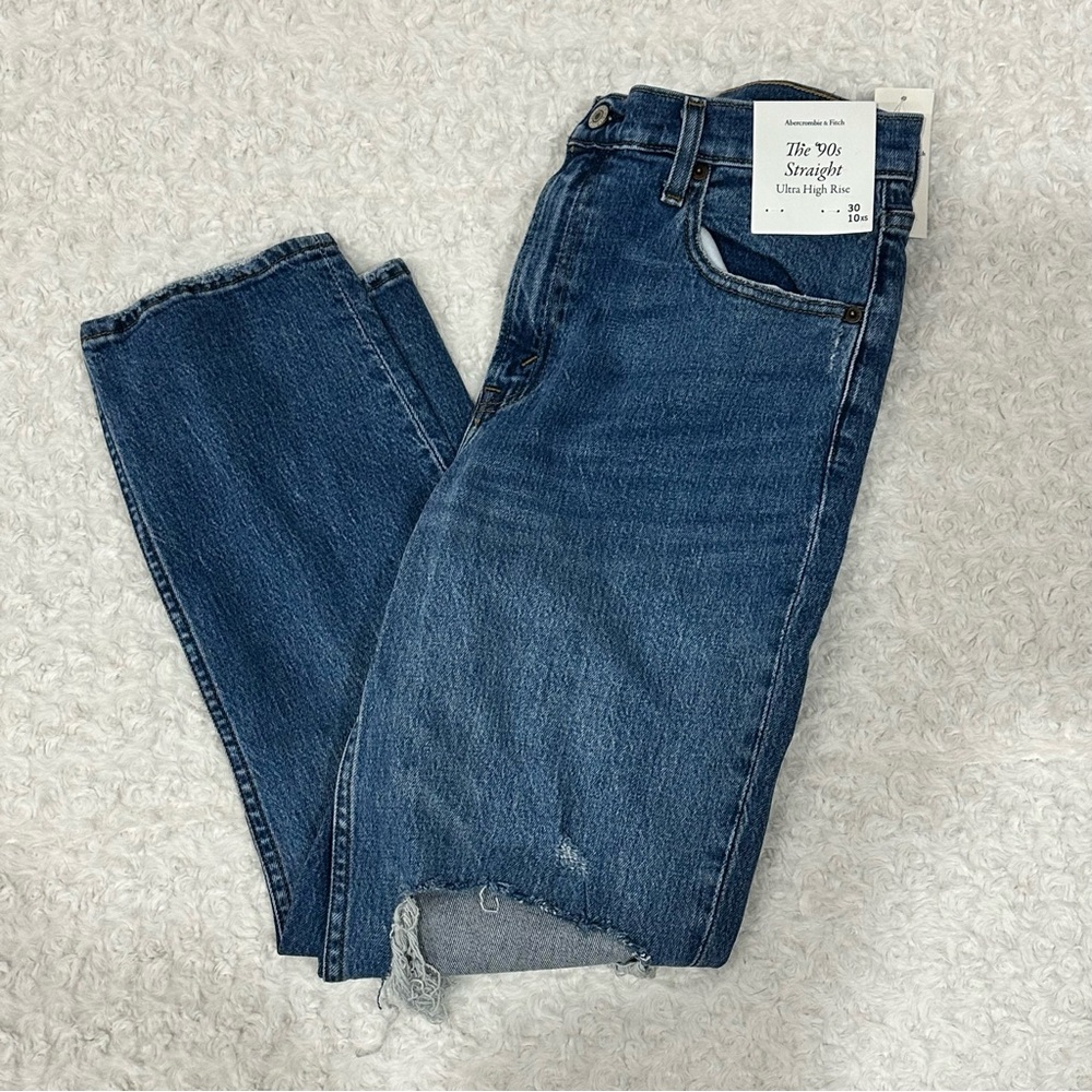 Abercrombie The 90’s Straight Leg Ultra High Rise Distressed Jeans NWT - Picture 2 of 3